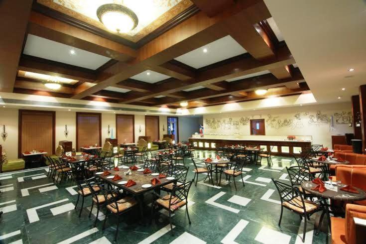 Club Paraiso Raipur  Exterior photo